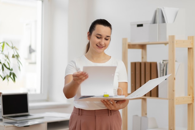 Young adult organizing documents