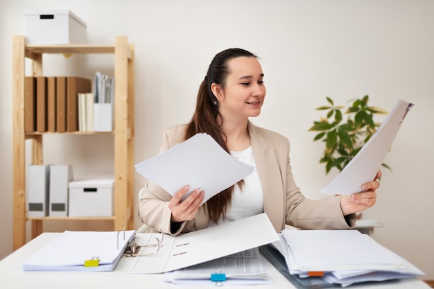 Young adult organizing documents