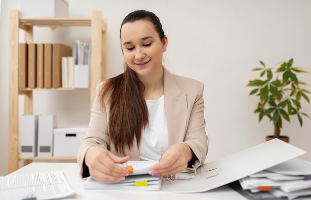 Young adult organizing documents