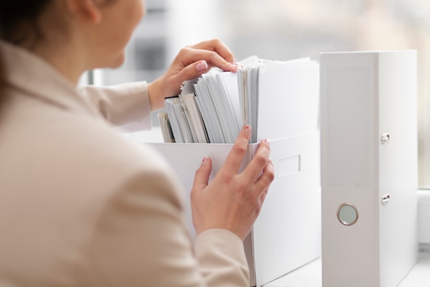 Young adult organizing documents