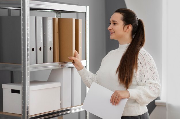 Young adult organizing documents