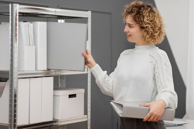 Young adult organizing documents