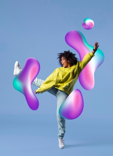現代ダンスの振付を演じる若い大人