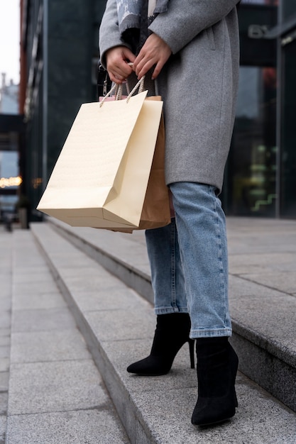 無料写真 市内で若い大人の買い物