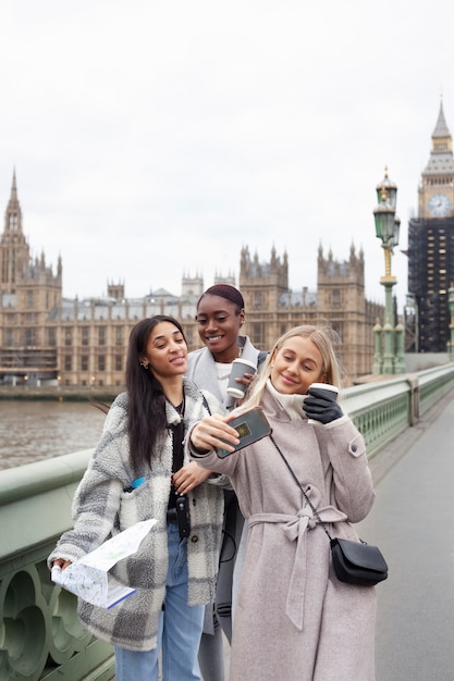 Free photo young adults traveling in london