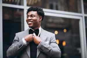 Free photo young african businessman in classy suit