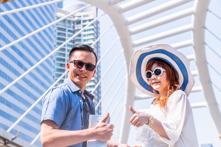 Free Photo young asian couple travel summer vacation or honeymoon trip