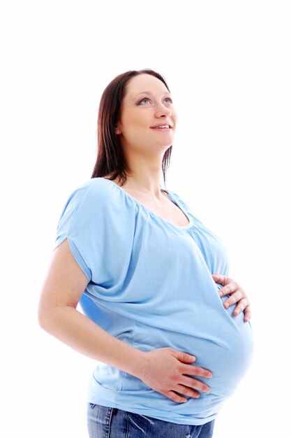 Молодая и красивая беременная женщина