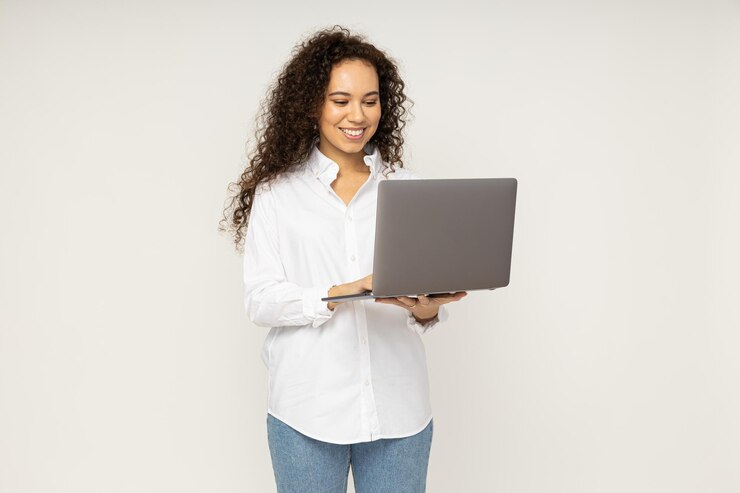 Free Photo young business woman on white background business and job
