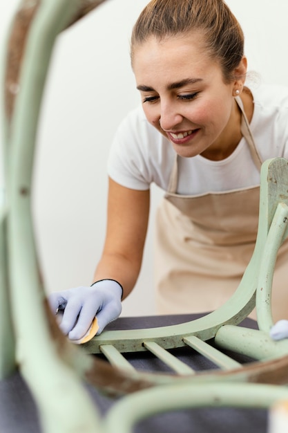 Free photo young businesswoman owner working