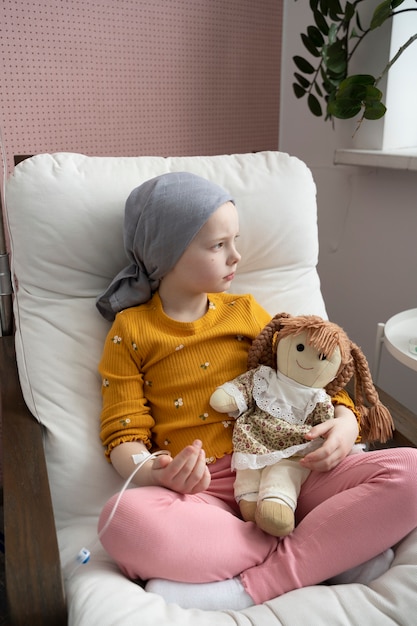 Маленький ребенок в терапии для борьбы с раком