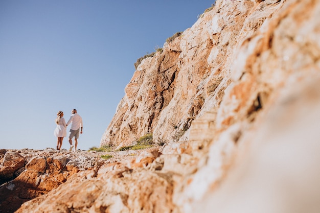 ギリシャの新婚旅行に若いカップル