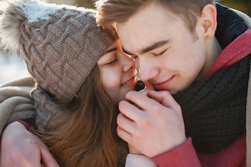 Boy And Girl Kissing Images - Free Download on Freepik