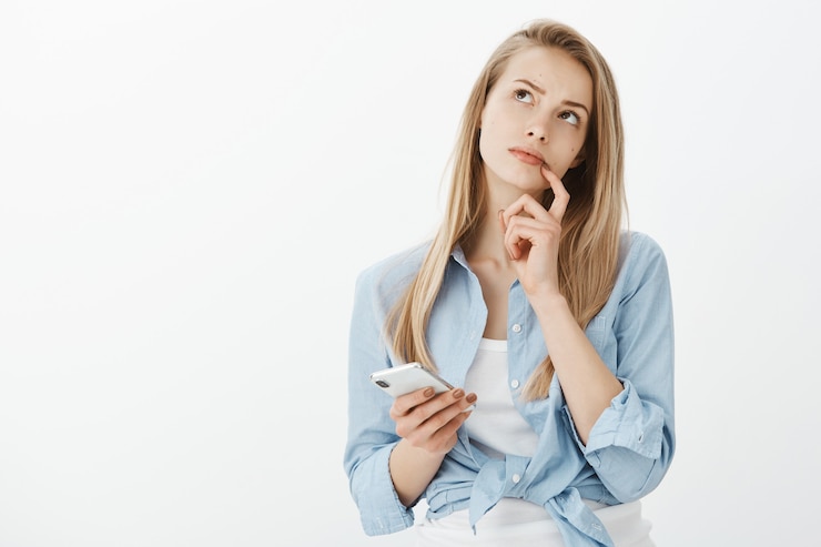 無料Photo ブロンドの髪を持つ若いヨーロッパの女性