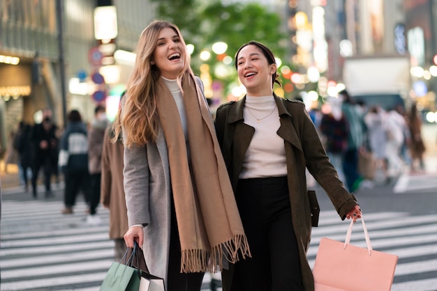 日本を旅する若い友達