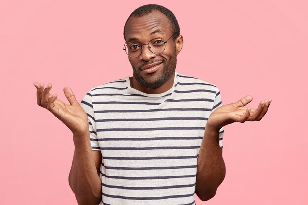 Young guy wearing round glasses