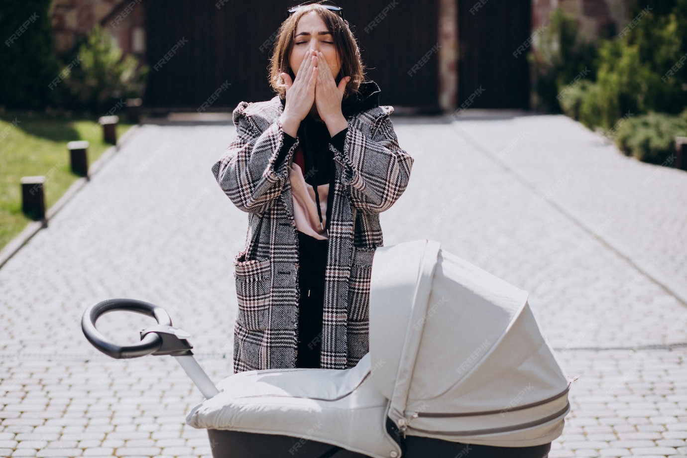 Best Handbags for Rainy Season Best Handbags for Rainy Season