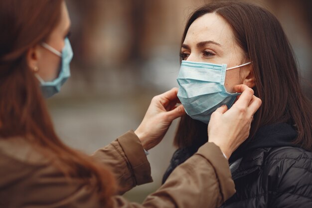 Young people are spreading disposable masks outside