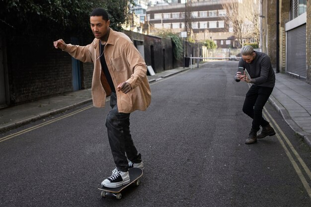 ロンドンの通りの若者