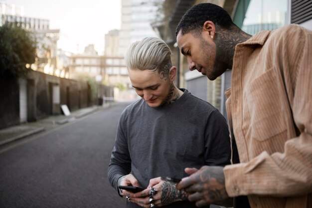 ロンドンの通りの若者