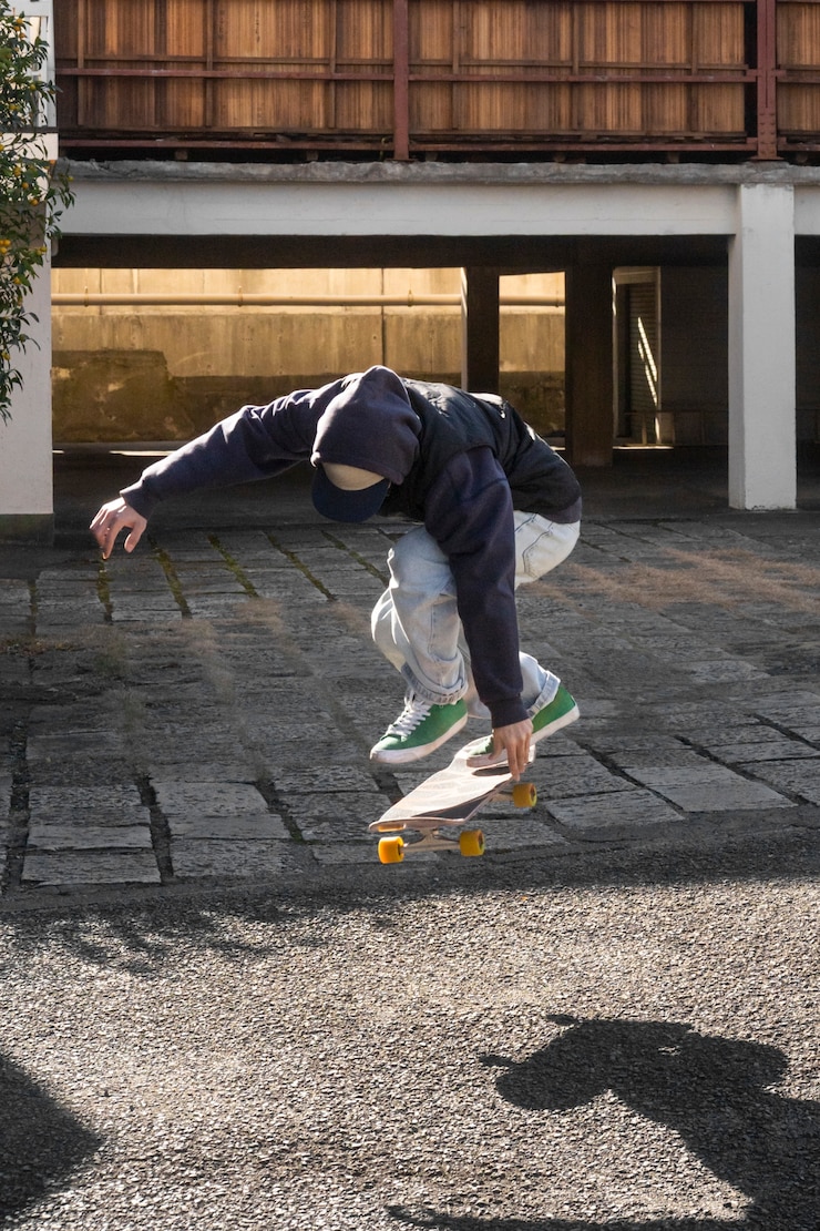 Free Photo young people skateboarding in japan