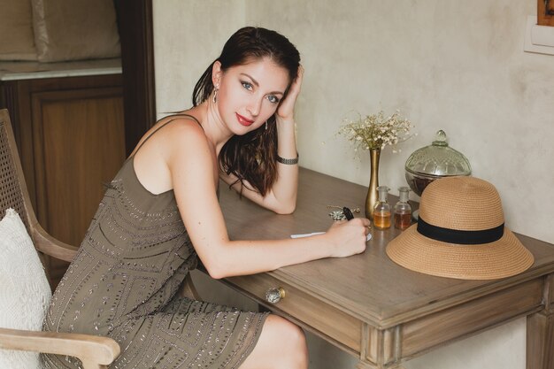 Luxe Looks Essential Beauty Elegance