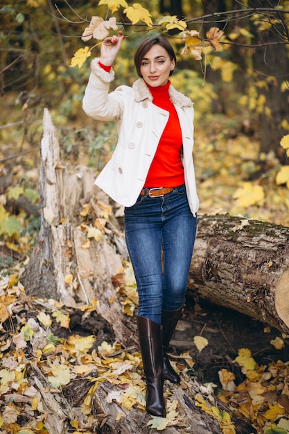 Young woman in an autumn park