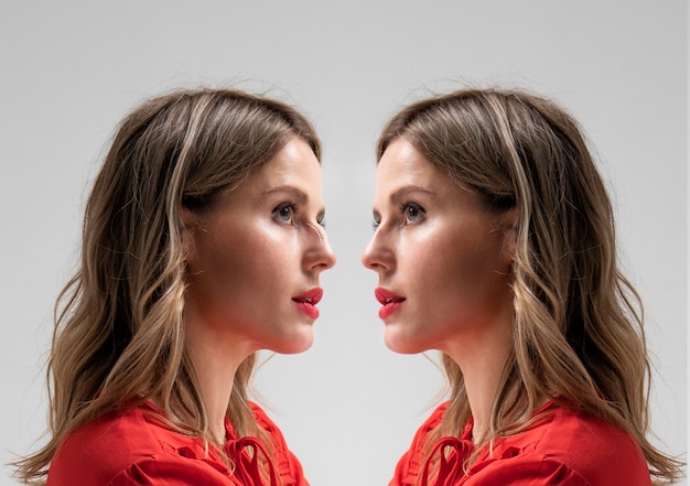 Giovane donna prima e dopo la vista laterale di rinoplastica