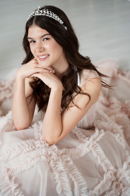 Free photo young woman celebrating her quinceanera