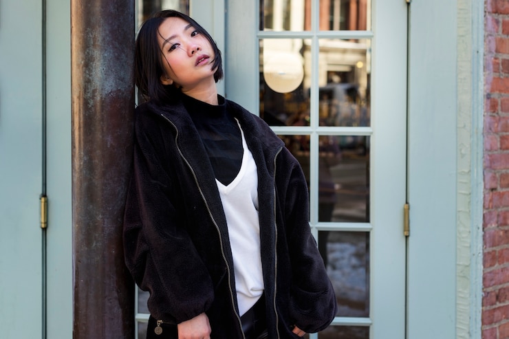 無料Photo 昼間のニューヨーク市の若い女性