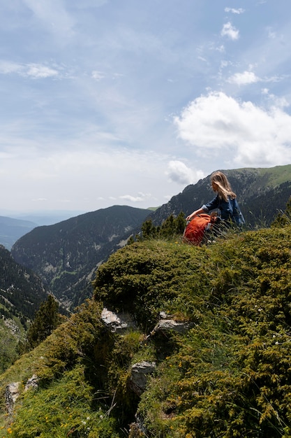 Free photo young woman relaxing in the nature