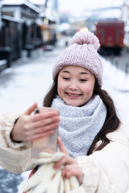 Young woman traveling trough the city