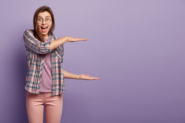 Young woman wearing colorful clothes