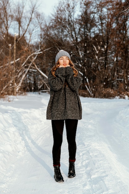 Free photo young woman on winter day