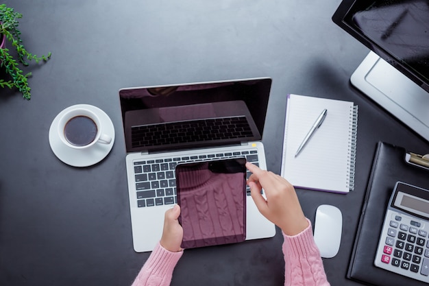 Young woman working office.