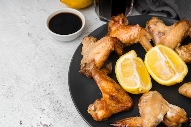Yummy chicken wings with lemons