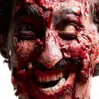 Foto gratuita zombie con un occhio rosso