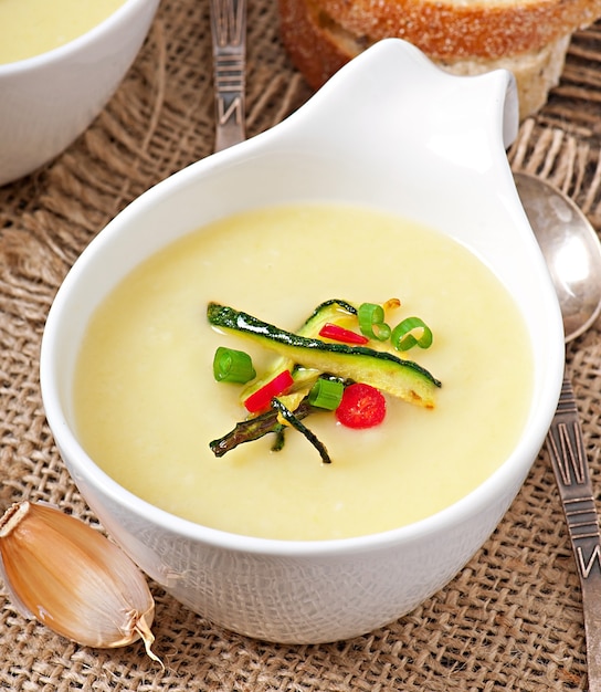 Zucchini cream soup  with garlic and chilli