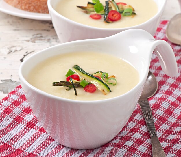 Zucchini cream soup  with garlic and chilli