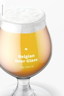 13オンスのベルギービールグラスモックアップ、クローズアップ