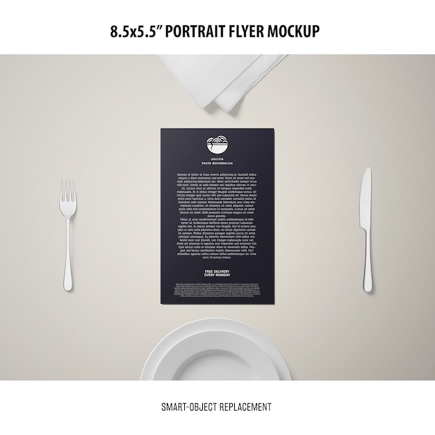 5,5 x 8,5 `` mockup di volantino verticale