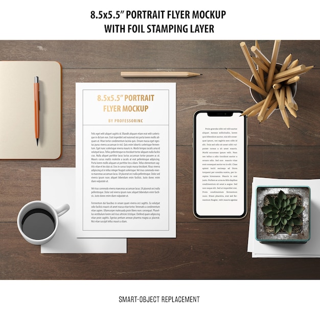 無料PSD 5.5x8.5 ''ポートレートフライヤーモックアップ