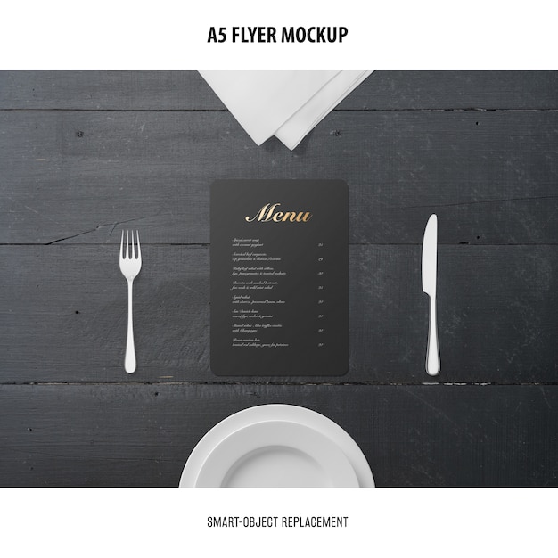 PSD gratuito a5 flyer mockup