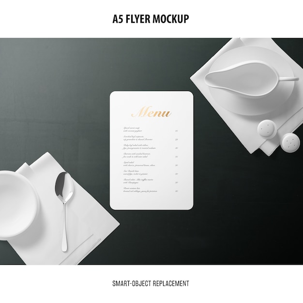 PSD gratuito a5 flyer mockup