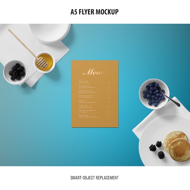 PSD gratuito a5 flyer mockup