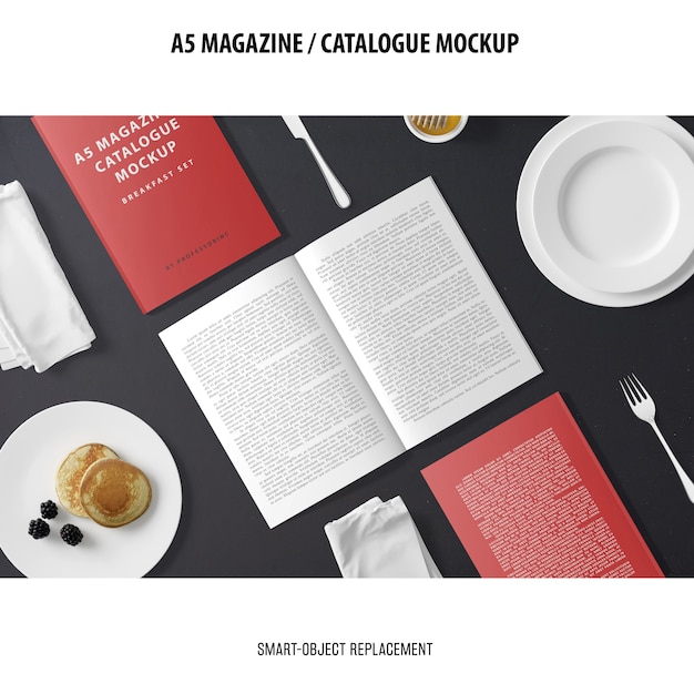 PSD gratuito a5 magazine catalog mockup