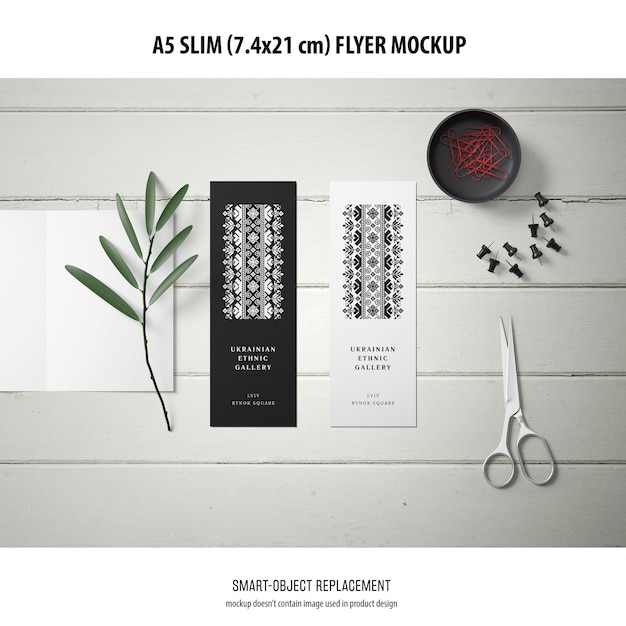 PSD gratuito a5 slim flyer mockup