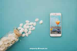 Free PSD beach concept with smartphone