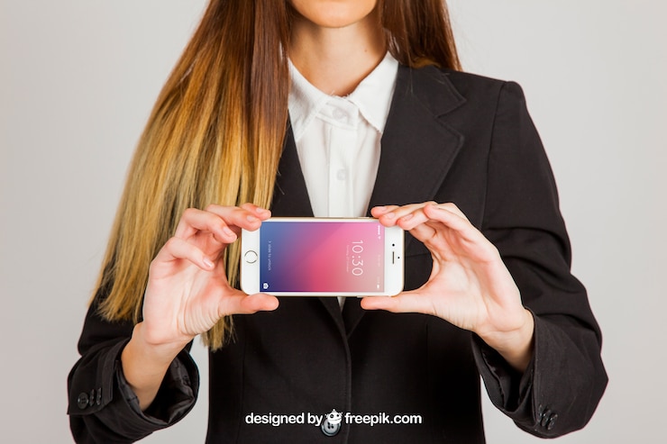 無料PSD 2人の手でスマートフォンを持っているビジネスウーマン