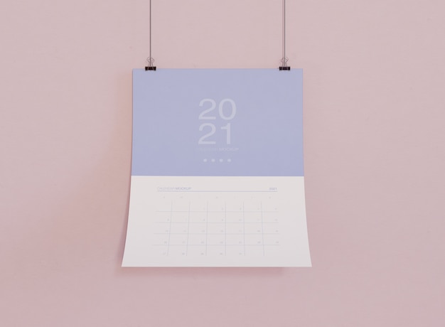 Мокап календаря на стене
